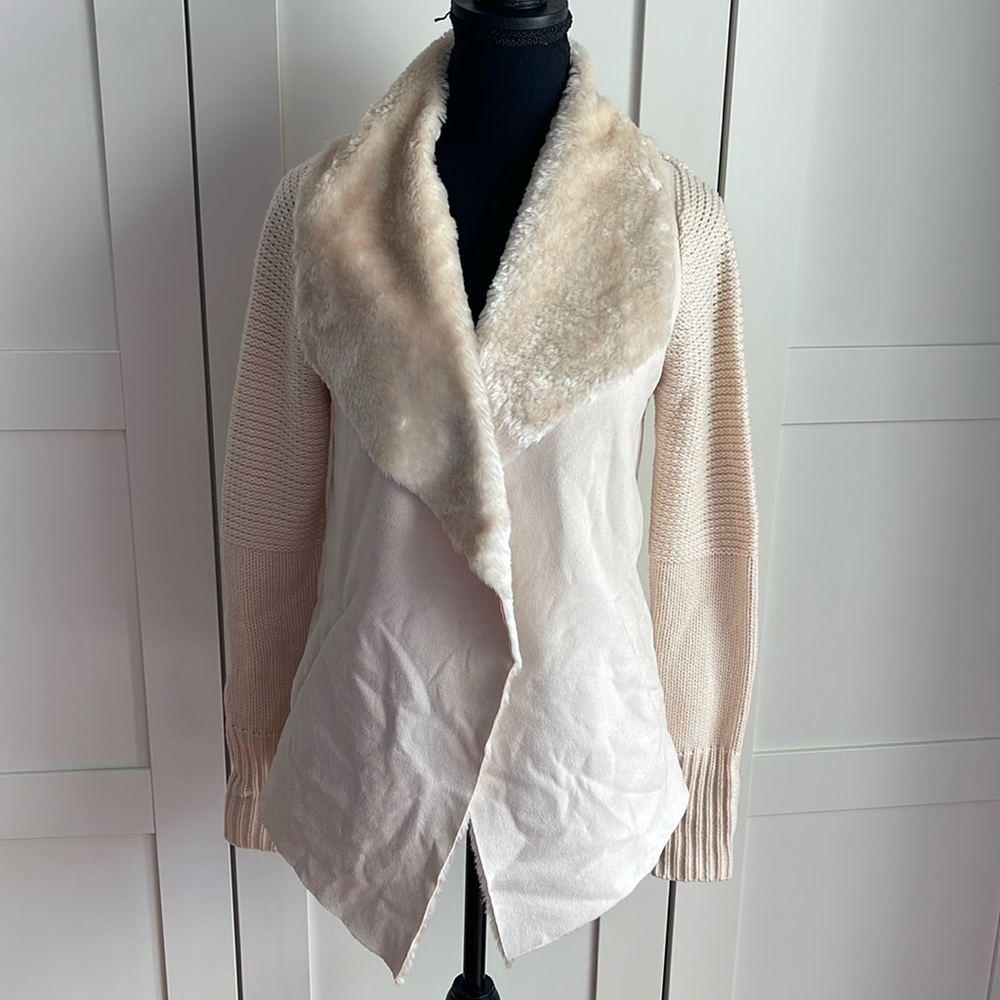 Cardigan with faux fur